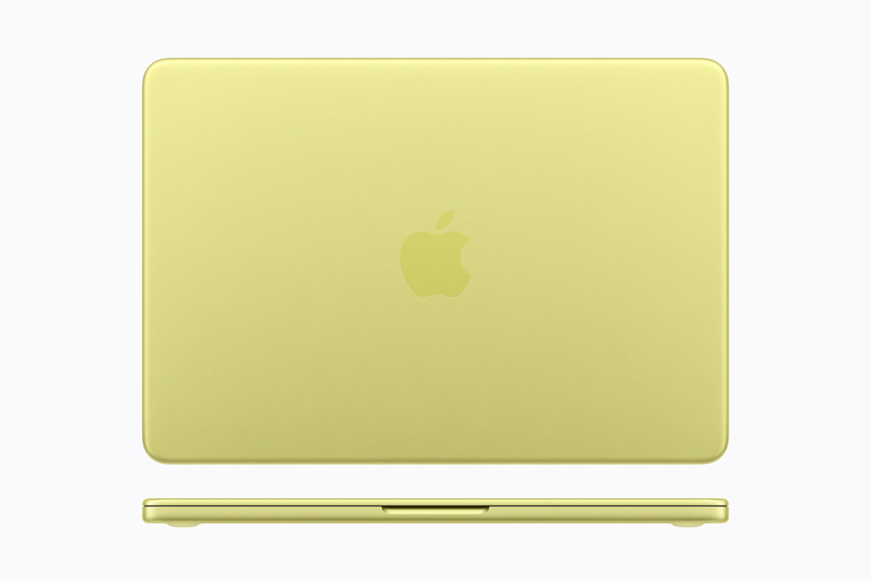 Apple MacBook Neo in citrus
